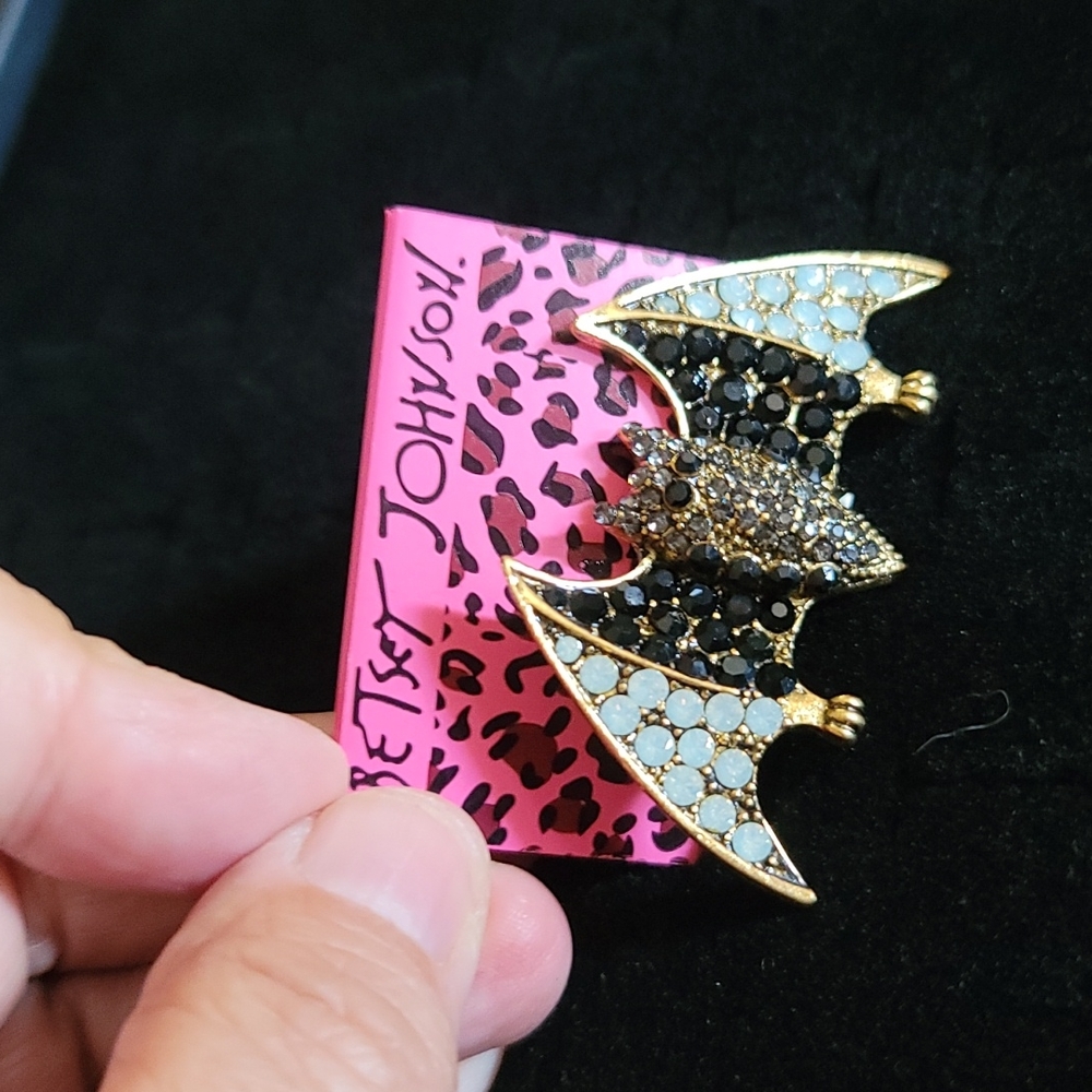 NWOT Crystal Bat Brooch by Betsey Johnson